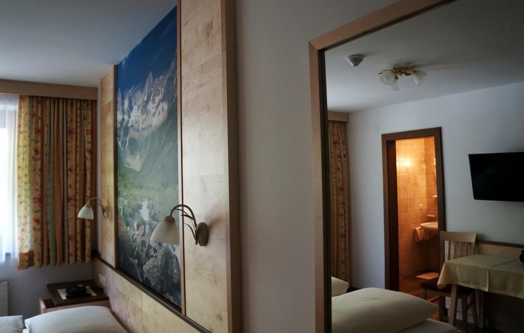 Ferienwohnung Roasnerhof Finkenberg Zimmer foto